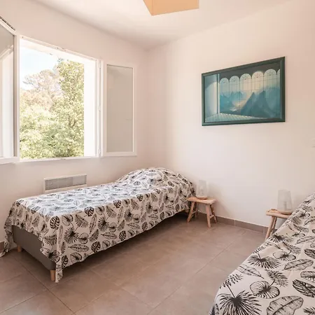 Holiday home Petit Paradis Garrigue