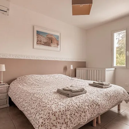 Holiday home Petit Paradis Garrigue Moulezan